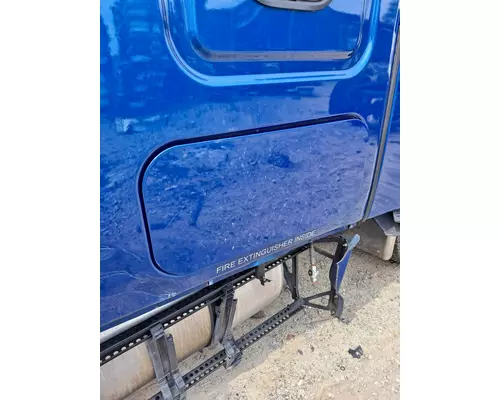 Running Board FREIGHTLINER CASCADIA 126 LKQ Evans Heavy Truck Parts