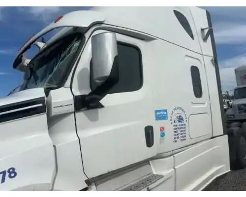 Freightliner Cascadia 126 Door Assembly, Front