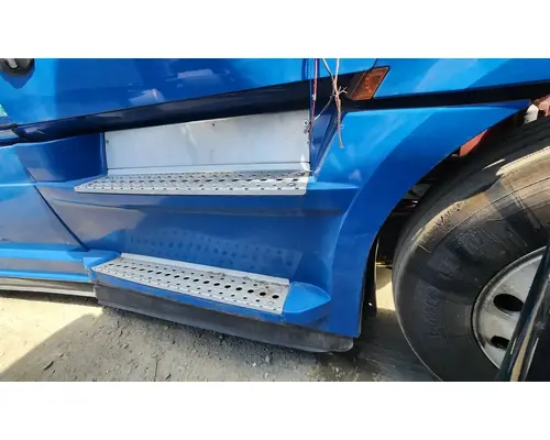DPF (Diesel Particulate Filter) Freightliner Cascadia 126 Complete Recycling Group LLC