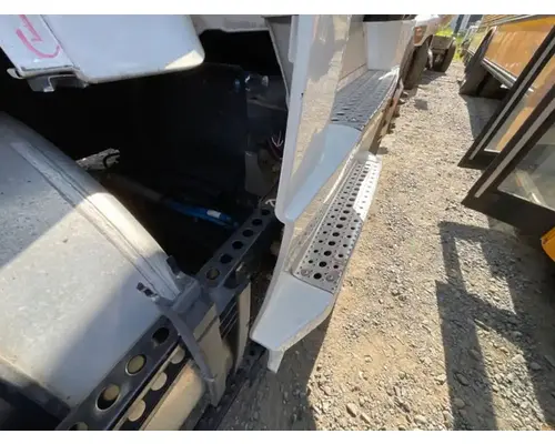 DPF (Diesel Particulate Filter) Freightliner Cascadia 126 Complete Recycling Group LLC