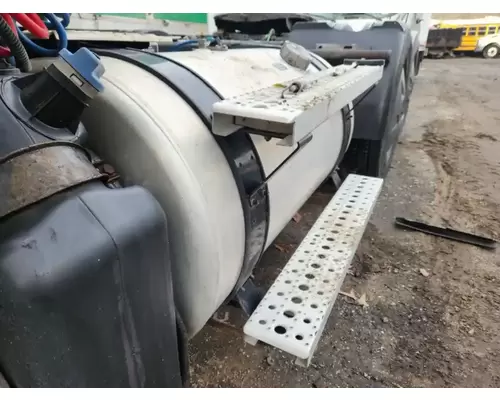 Freightliner Cascadia 126 Fuel Tank