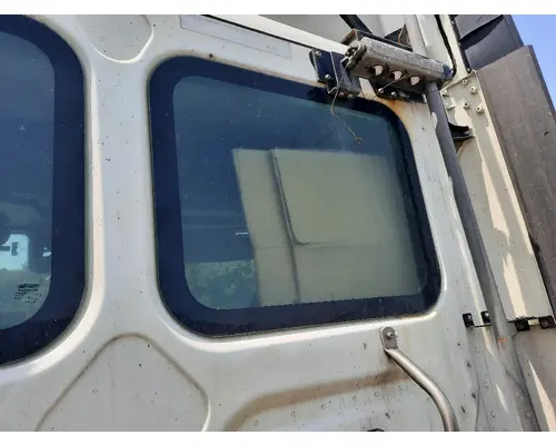 Back Glass FREIGHTLINER CASCADIA 126 LKQ Heavy Truck Maryland