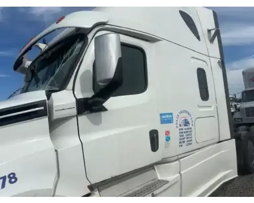 Freightliner Cascadia 126 Mirror (Side View)