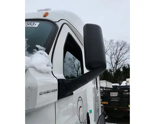 Freightliner Cascadia 126 Mirror (Side View)