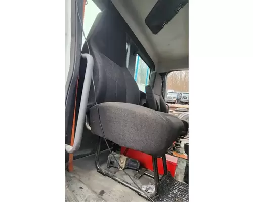 Freightliner Cascadia 126 Seat, Front