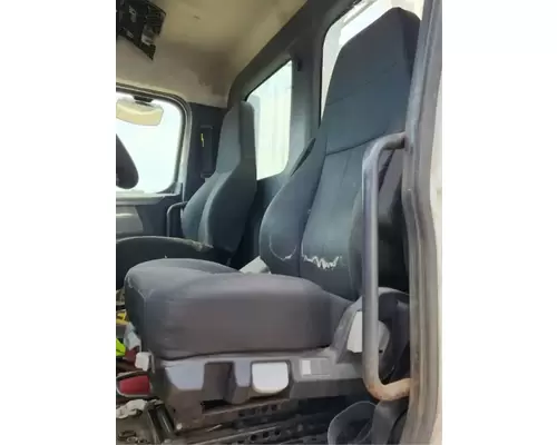 Freightliner Cascadia 126 Seat, Front