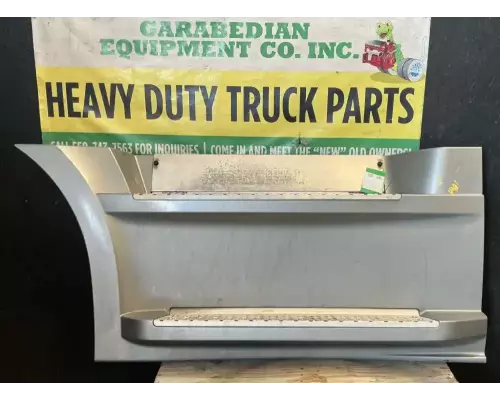 Freightliner Cascadia 126 Side Fairing