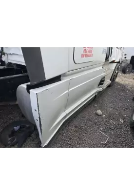 Freightliner Cascadia 126 Side Fairing