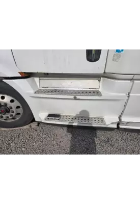 Freightliner Cascadia 126 Side Fairing