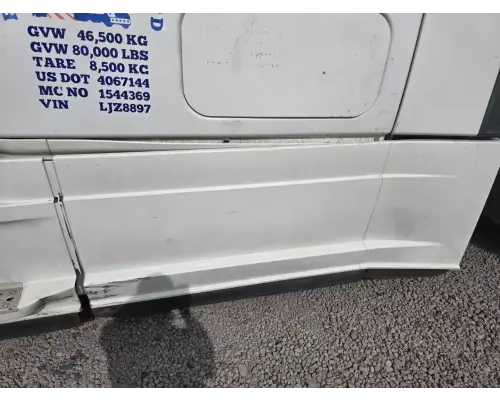 Freightliner Cascadia 126 Side Fairing