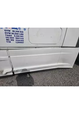Freightliner Cascadia 126 Side Fairing