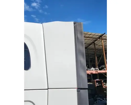 Sleeper Fairing Freightliner Cascadia 126 Complete Recycling Group LLC