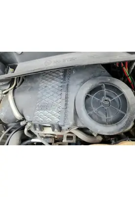 Freightliner Cascadia 132 Air Cleaner