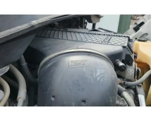 Freightliner Cascadia 132 Air Cleaner