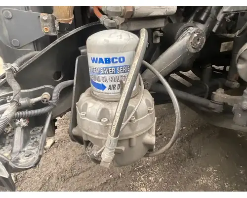 Freightliner Cascadia 132 Air Drier