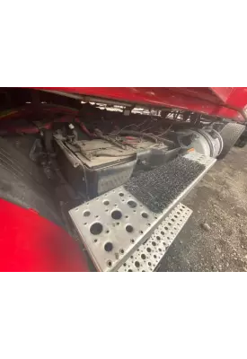 Freightliner Cascadia 132 Battery Box