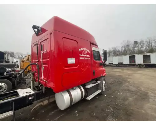 Freightliner Cascadia 132 Cab