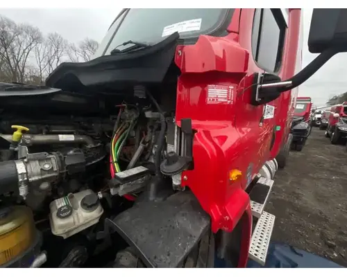 Freightliner Cascadia 132 Cowl