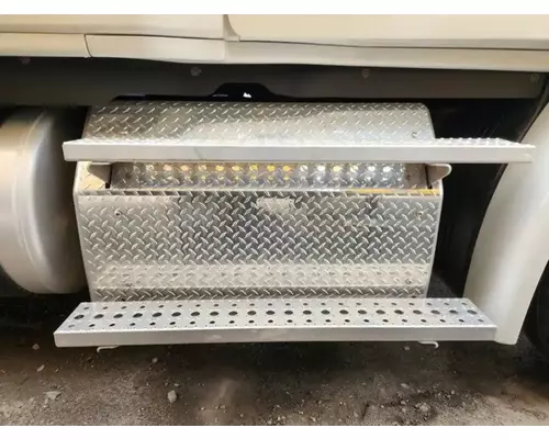 Freightliner Cascadia 132 DPF (Diesel Particulate Filter)
