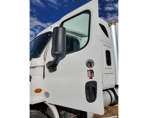 Freightliner Cascadia 132 Mirror (Side View)