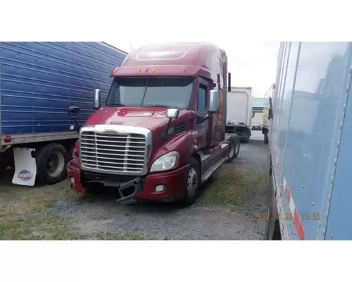 Freightliner Cascadia 132 Mirror (Side View)