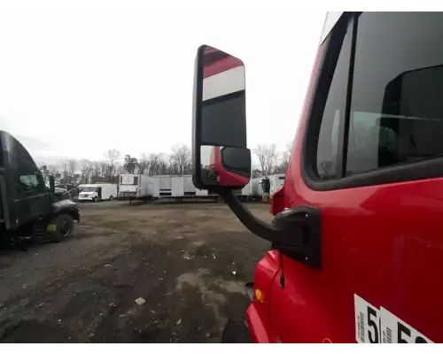 Freightliner Cascadia 132 Mirror (Side View)