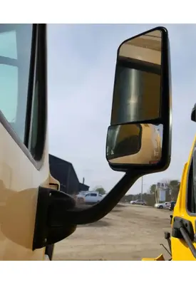 Freightliner Cascadia 132 Mirror (Side View)