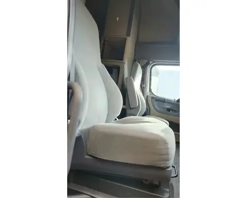 Freightliner Cascadia 132 Seat, Front