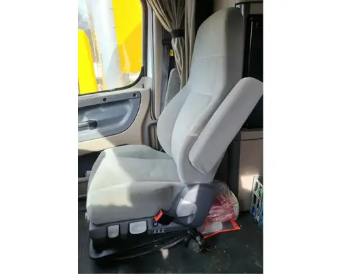 Freightliner Cascadia 132 Seat, Front