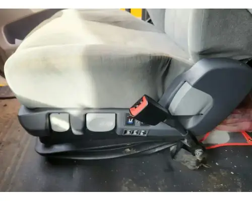 Freightliner Cascadia 132 Seat, Front
