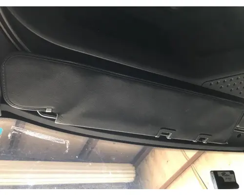 Freightliner Cascadia 132 Sun Visor (External)
