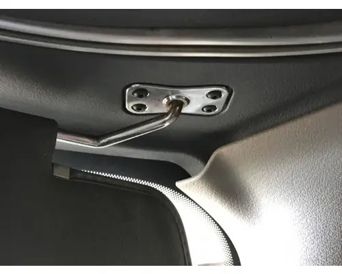 Freightliner Cascadia 132 Sun Visor (External)