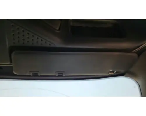 Freightliner Cascadia 132 Sun Visor (External)