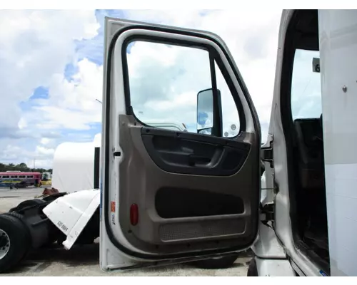 Door Assembly, Front FREIGHTLINER CASCADIA 2008-2018 LKQ Heavy Truck - Tampa
