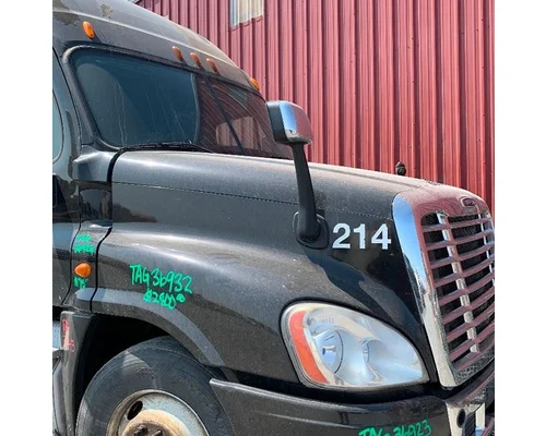 Hood FREIGHTLINER CASCADIA P3 Hagerman Inc.