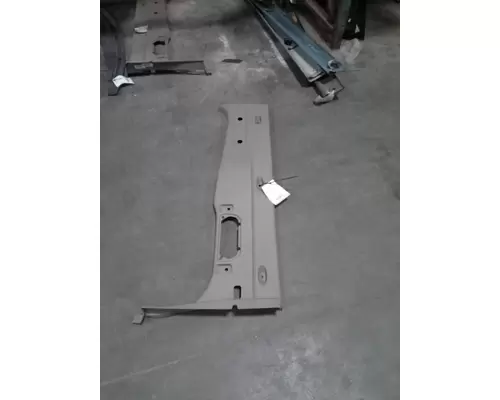 Body Parts, Misc. FREIGHTLINER Cascadia  K &amp; R Truck Sales, Inc.
