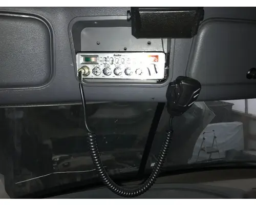 Radio Freightliner CASCADIA Vander Haags Inc Cb