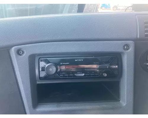 Radio Freightliner CASCADIA Vander Haags Inc Kc