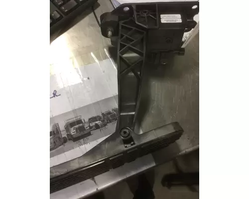 Accelerator Parts FREIGHTLINER CASCADIA Hagerman Inc.