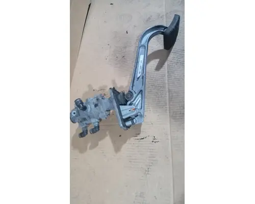 Accelerator Parts FREIGHTLINER Cascadia K &amp; R Truck Sales, Inc.
