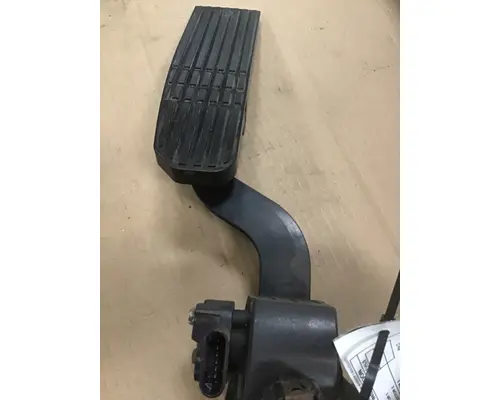 Accelerator Parts FREIGHTLINER CASCADIA K &amp; R Truck Sales, Inc.