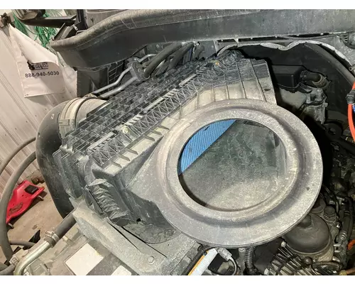 Air Cleaner Freightliner CASCADIA Vander Haags Inc Sf