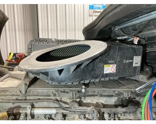 Air Cleaner Freightliner CASCADIA Vander Haags Inc Sf