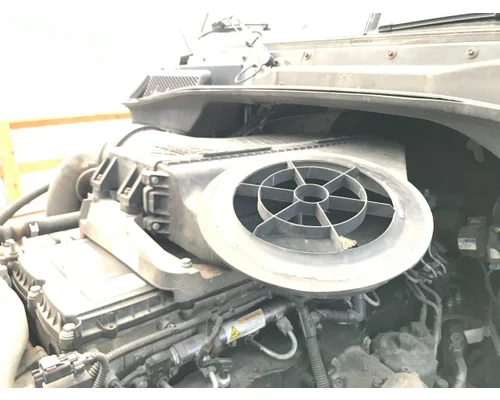 Air Cleaner Freightliner CASCADIA Vander Haags Inc CB