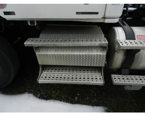 Battery Box FREIGHTLINER CASCADIA Charlotte Truck Parts,inc.