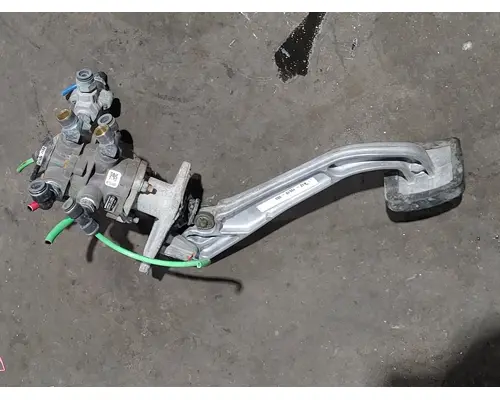 Brake / Clutch Pedal Box FREIGHTLINER CASCADIA Truck Salvage International Inc