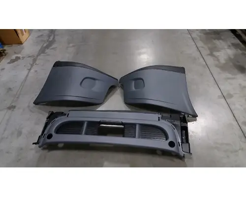 Bumper Assembly, Front Freightliner CASCADIA Vander Haags Inc Col