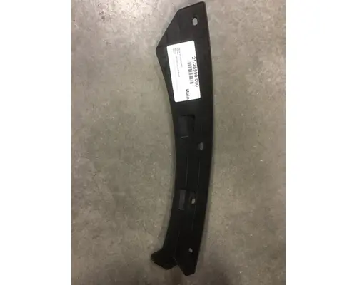 Bumper Filler Panel FREIGHTLINER CASCADIA Hagerman Inc.