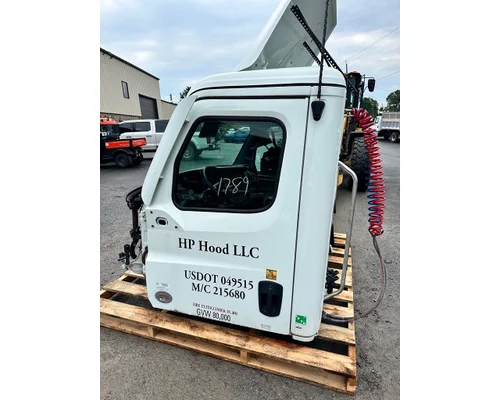 Cab FREIGHTLINER CASCADIA Dutchers Inc   Heavy Truck Div  NY