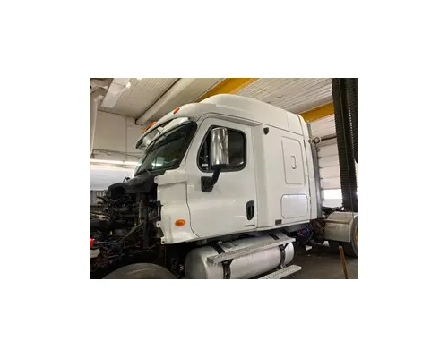 Cab FREIGHTLINER CASCADIA Les Camions Gilbert